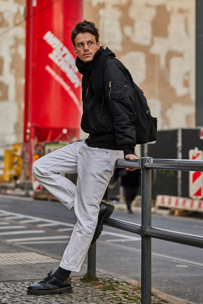 MIES IN BERLIN ハードカバー 53 Barenia® Calf Compact Bifold Wallet